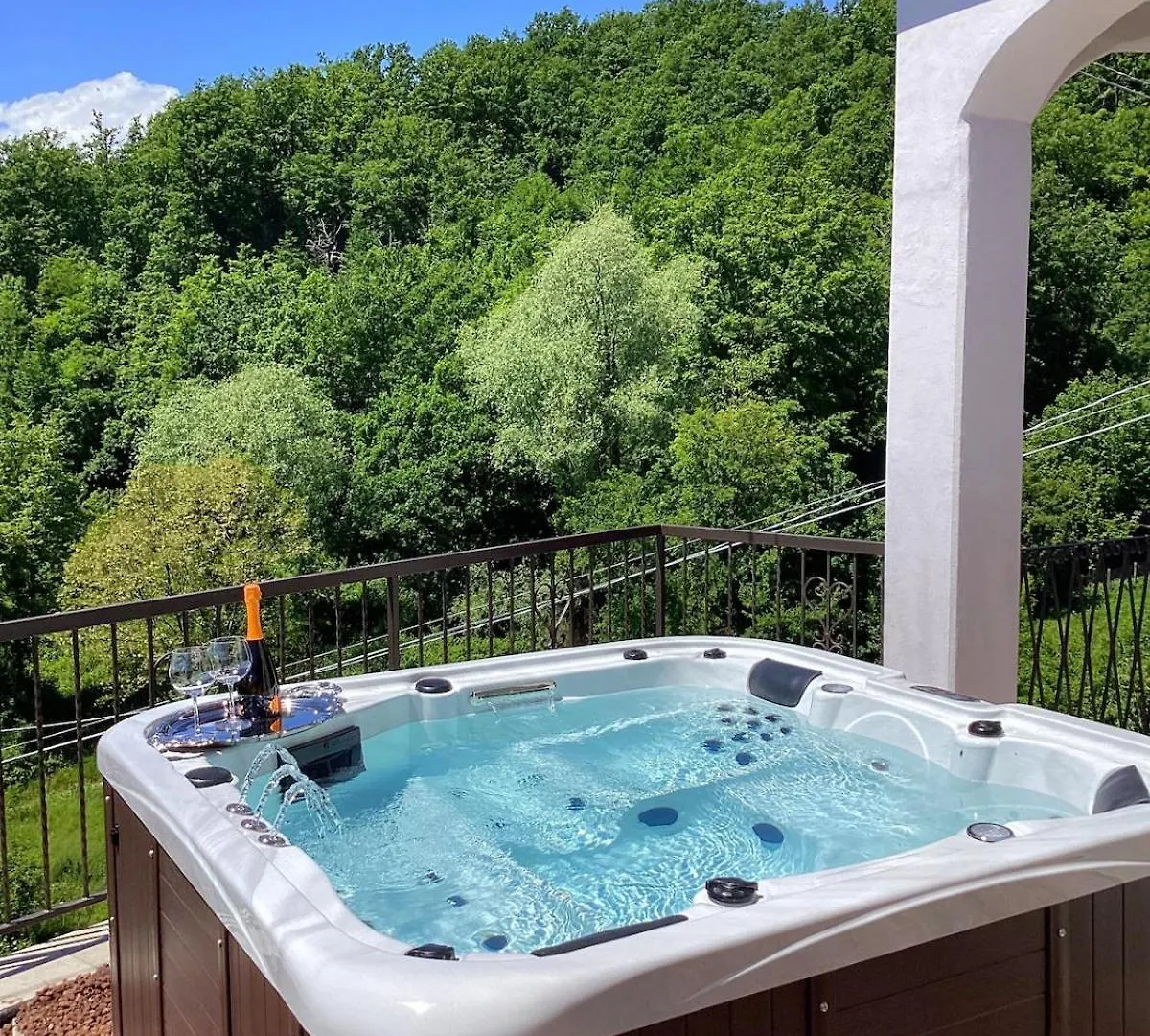 Holiday home La Ca Dal Sol Villa With Jacuzzi Irola